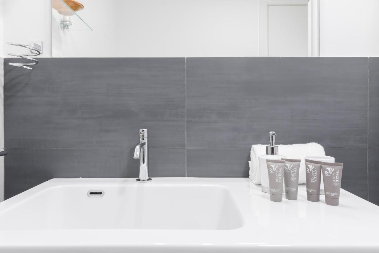 Amoretti Apartment, 6 Persone, 3 Camere, 2 Bagni, Balcone, Wi-Fi, Metro B Monti Tiburtini Rzym Zewnętrze zdjęcie